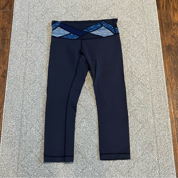Lululemon Leggings Womens 6 Blue Cropped Capri Yoga Pants Activewear Stretch - Picture 1 of 8